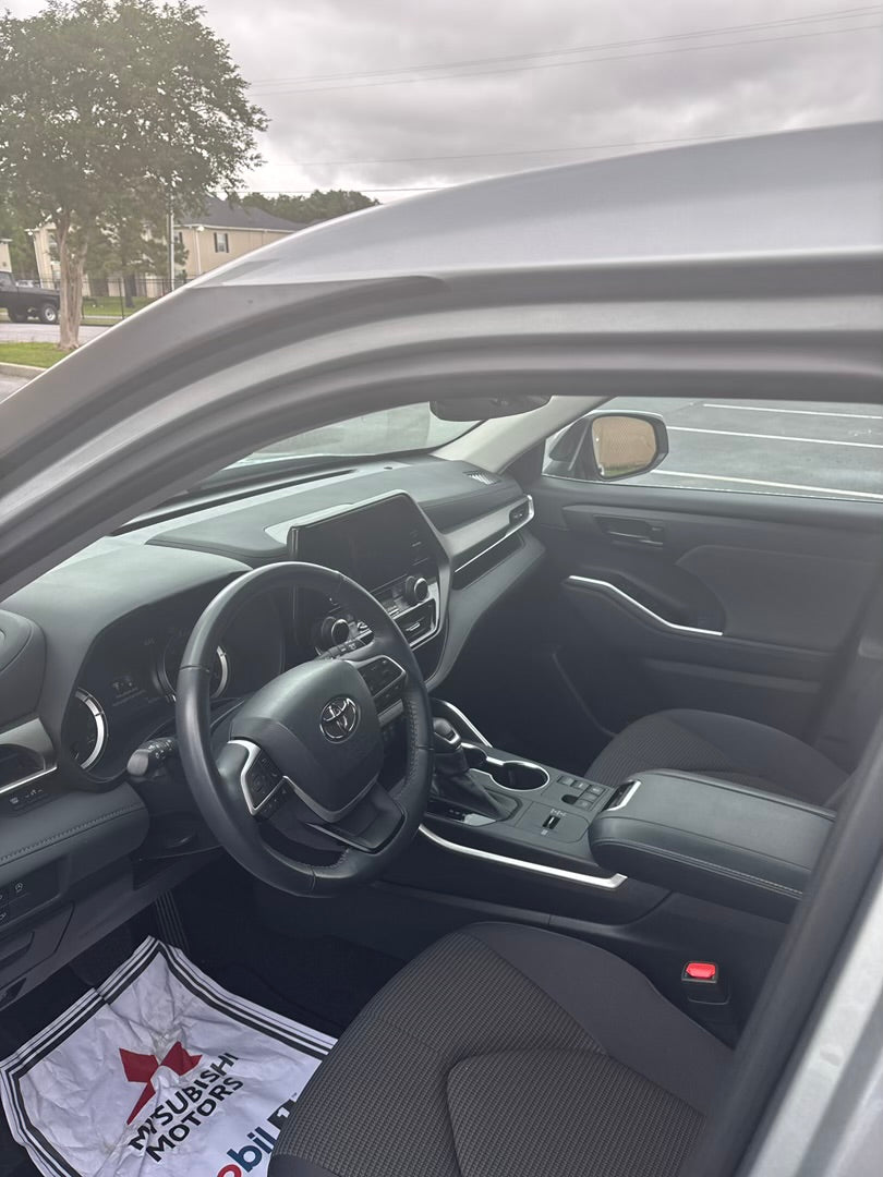 2023 Toyota highlander LE
