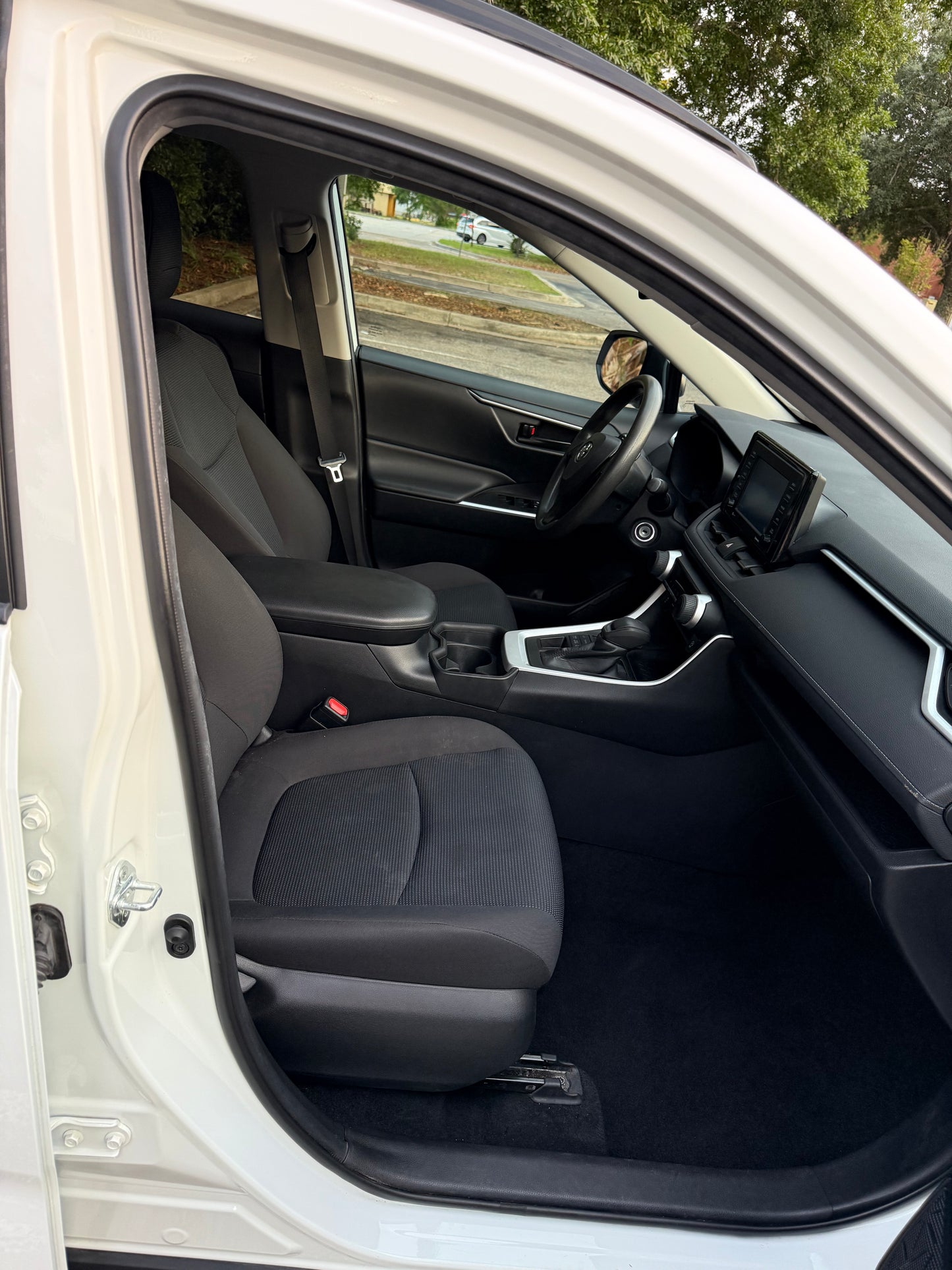 2021 Toyota RAV4 LE AWD.