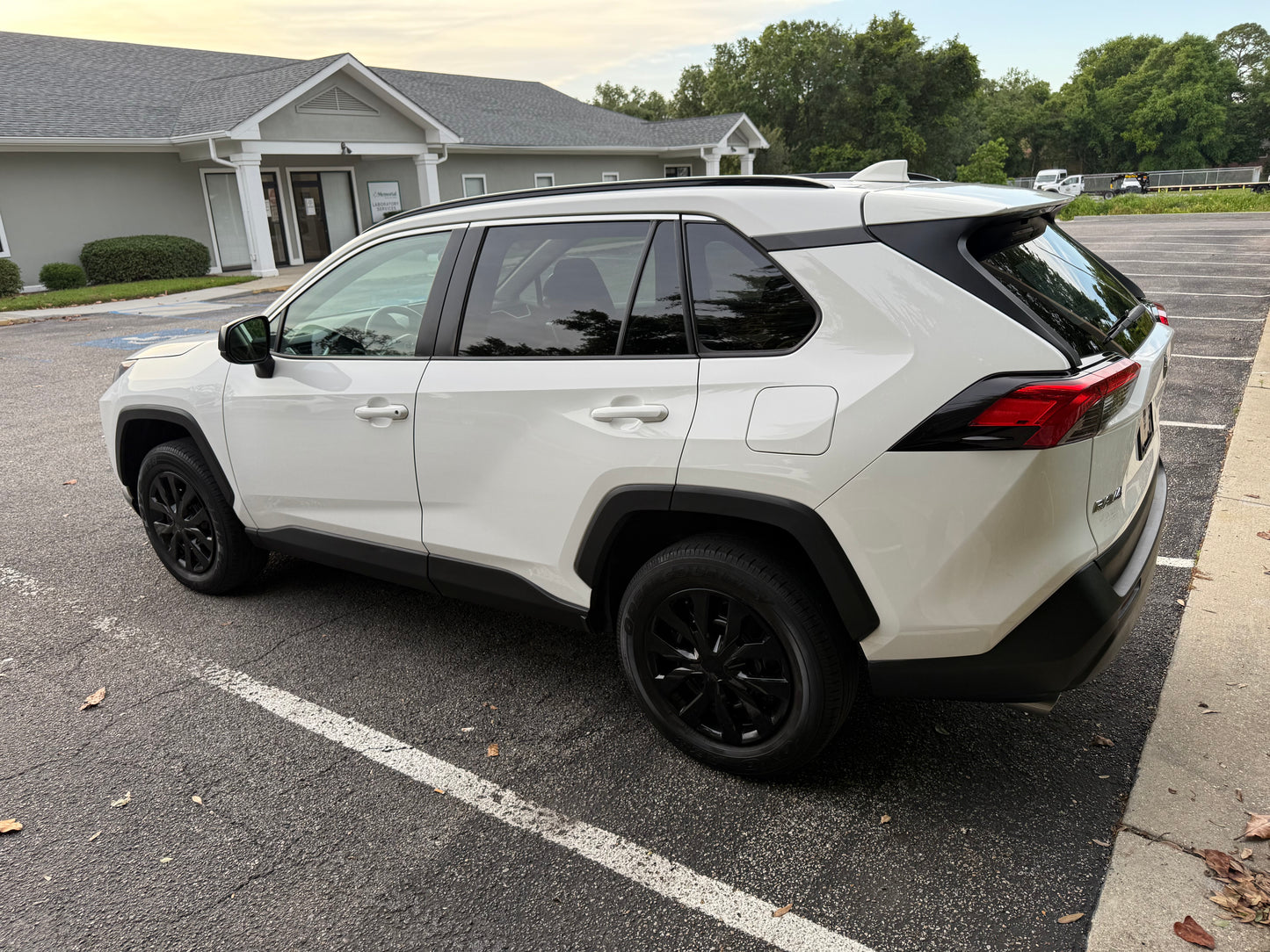 2021 Toyota RAV4 LE AWD.